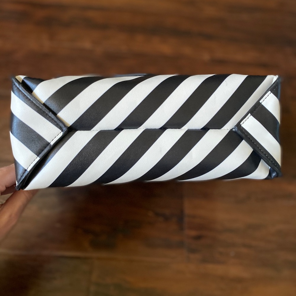 Zara - Black & White Crossbody Bag - Picture 10 of 10
